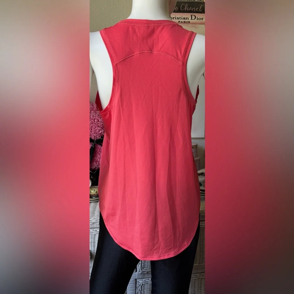 Lululemon sculpt tank top in Coral Pink color Size 8 - Picture 3 of 7